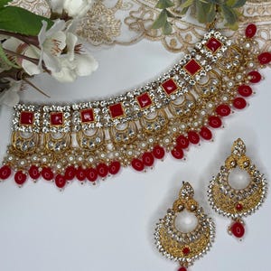 Pakistani Indian jewelry, choker necklace, tikka, earrings complete set, Sabyasachi, Bollywood wedding jewelry
