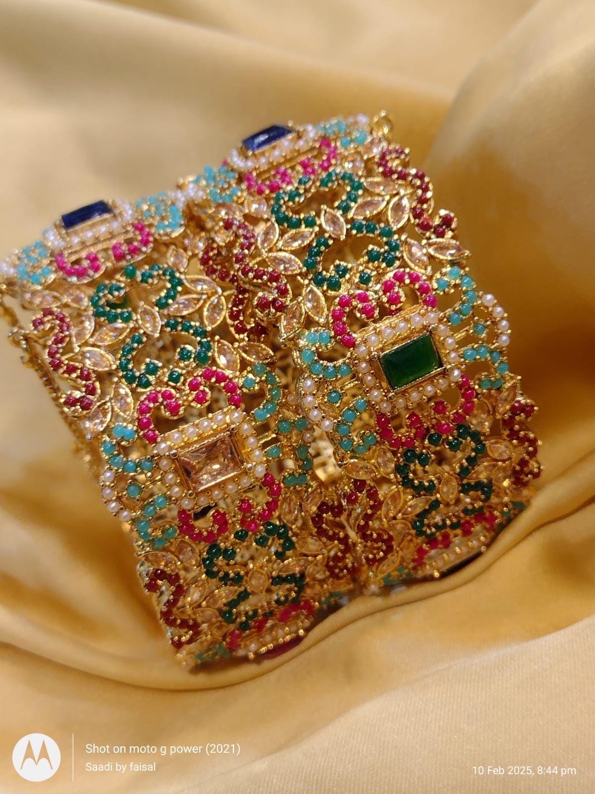 Armreifen, pakistanische Armreifen, nauratanische Hochzeit Armreifen, pakistanische Schmuck, indische Schmuck, Hochzeit Schmuck, Bollywood Schmuck.