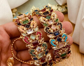 Armreifen Nauratan, pakistanische Armreifen, indische Armreifen, pakistanische Schmuck, indischer Schmuck, indische Hochzeit Armreifen, Bollywood Schmuck.