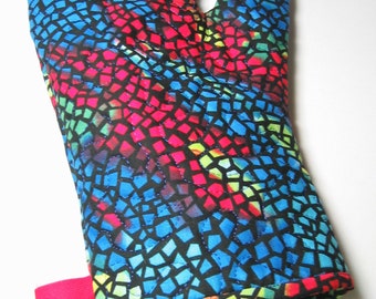 Blue and red oven mitt