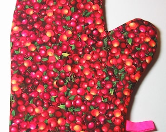 Cherries oven mitt