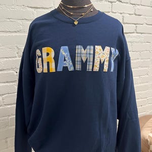 Sudadera de patchwork personalizada, confeccionada con la ropa de un ser querido