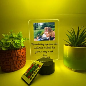 Benutzerdefinierte personalisierte Foto-LED-Holzstand-Raum-Nachtlicht-Tischlampe im liebevollen Speicher Beileid-Erinnerung-Verlust-Sympathie-Denkmalgeschenk