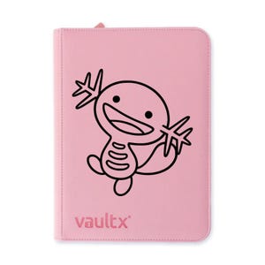Puede incluir: Una carpeta con cremallera de color rosa claro que presenta una ilustración de líneas negras de una criatura axolote sonriente en la portada. La palabra vaultx está impresa en una fuente rosa más oscura en la esquina inferior izquierda.