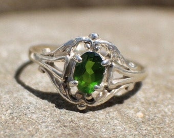 Size 7 Sterling Silver Filigree Emerald Ring, May Birthstone