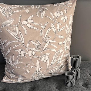 Linen-look cushion cover 50x50 – Beige with olive branches & birds – Handmade country style