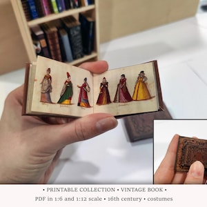 Libro di illustrazioni antiche / STAMPABILE in scala 1:6 e 1/12 / Libro in miniatura per biblioteca di bambole o diorama di libreria / Costumi d'epoca