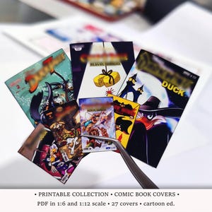 Cartoon Comic Buchumschläge | DRUCKBAR PDF in den Größen 1:6 und 1/12 | TV-inspirierte Illustration | Animierte Enten&Streifenhörnchen| Miniatur Kinder Diorama
