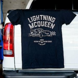 Lighting McQueen Shirt, Mcqueen 95 Shirt, Vintage Disney Lighting McQueen Shirt, Disney Cars Shirt, Disney Cars land Shirt, Car Pixar Shirt