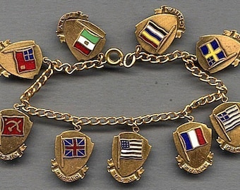 Old Orig. 1939 Enamel FLAG CHARM Bracelet 9 Countries