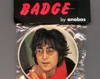 Orig. 1973 Beatles JOHN LENNON Badge UK Pin