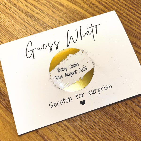 Tarjeta personalizada para rascar con anuncio de embarazo: Revelación familiar