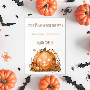 Schwangerschaftsankündigungskarte | Ein kleiner Kürbis ist unterwegs! | Halloween-Themed Schwangerschaft zeigen | Wir sind Schwangere Großeltern Karte