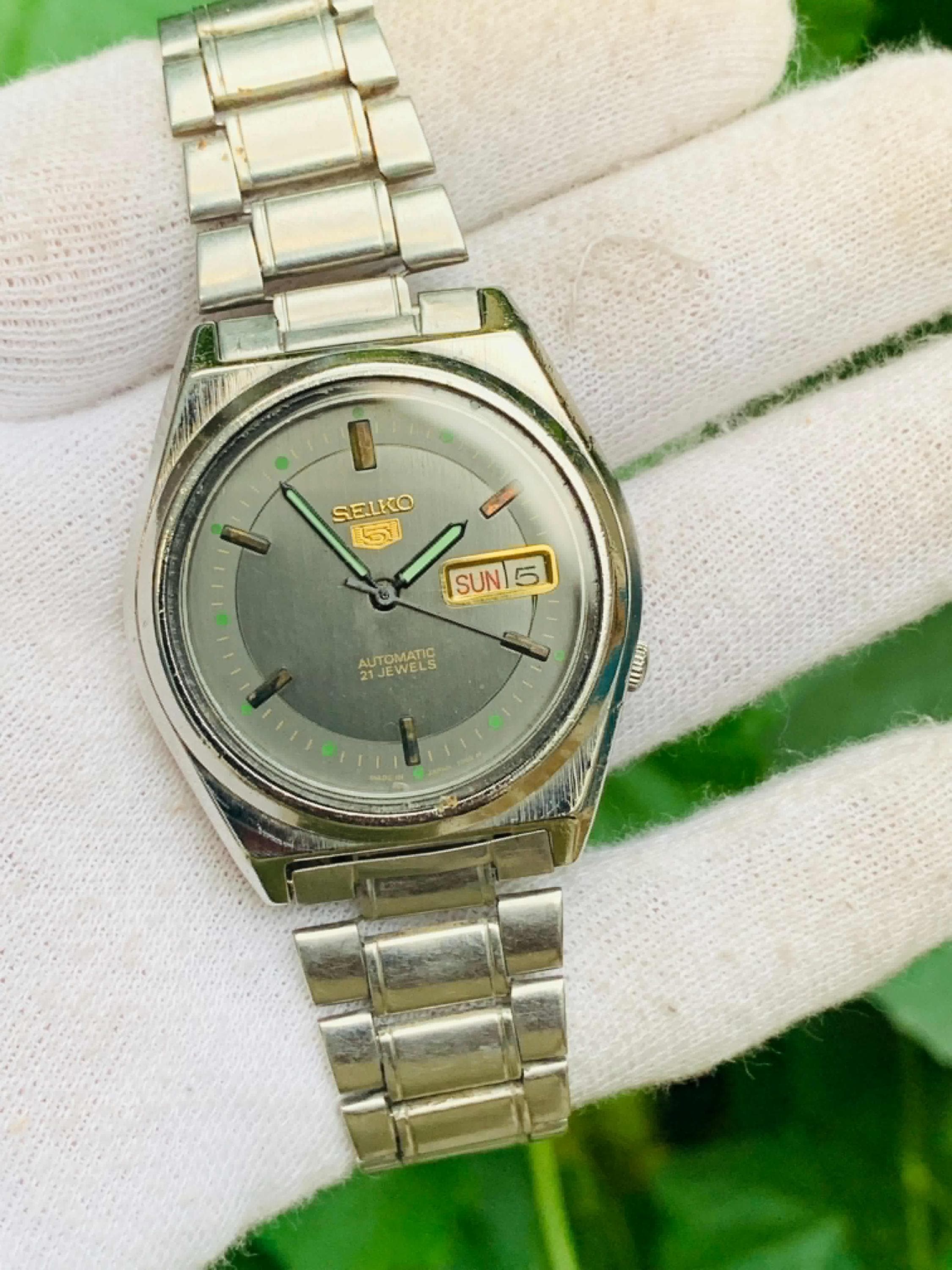 Seiko 5automatic 7009-3161 Day / Date Stainless Steel Water Resist