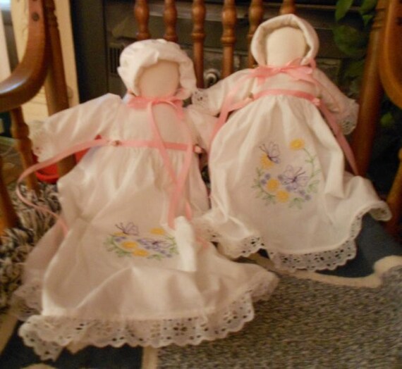 faceless dolls