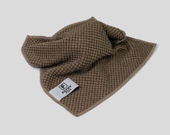 Nous vous présentons notre chiffon de nettoyage en microfibres conçu pour éliminer la saleté et revitaliser n'importe quelle pièce.