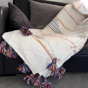 Moroccan Blanket, Berber bedroom blanket,Moroccan pompom blanket,Moroccan throw blanket,Woven blanket, Bed throw with tassel, Picnic blanket