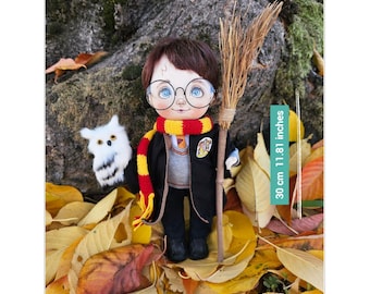 Zauberhafte Harry-Puppe für die Abenteuer der Zauberschule, Handgefertigte Zauberer-Puppe zum bezaubernden Spielen, Wunderliche Harry-Puppe