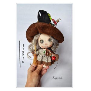 Charming Handmade Witch Doll with Broom, Unique Vintage-Inspired Witch Doll for Halloween Decor, Perfect for Collectors,Ideal Halloween Gift