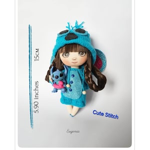 Adorable muñeca de trapo hecha a mano, nostalgia de dibujos animados y encanto atemporal, celebra a tus personajes favoritos de la infancia