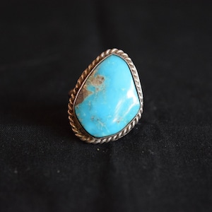Vintage Navajo/Southwestern silver and turquoise ring