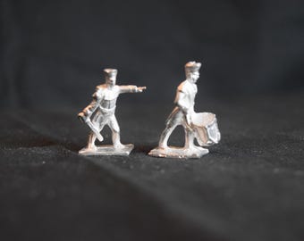 Juguetes militares de metal antiguos