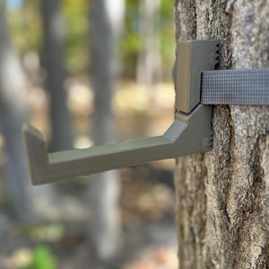 Gear Strap Bow Hanger