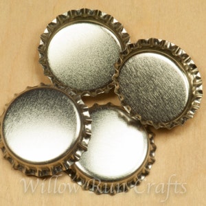 50 Silver Bottle Caps (03-02-110)