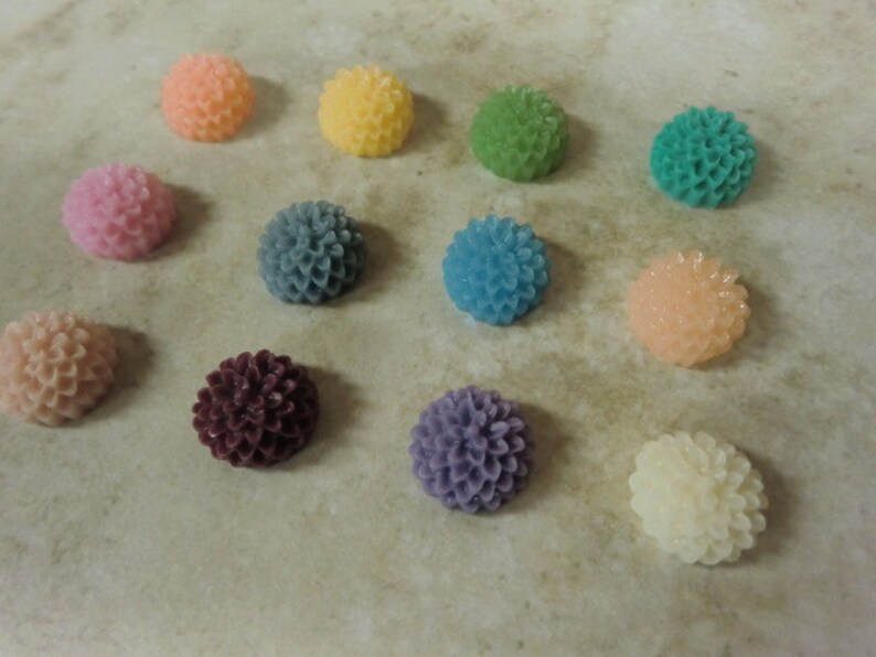 20 Flower Resin Cabochons, 15mm Resin Flowers add to your pendants, rings blanks, earring blanks and more image 2