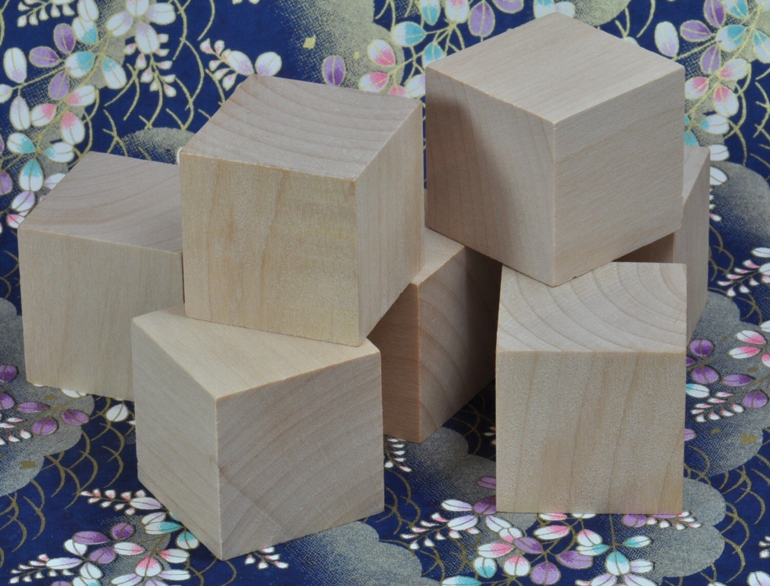 Two Trees Unfinished Wooden Blocks 15mm Pack of 50 Small Wood Cubes for Engraver Crafts Making and DIY Home Decor Engraving Projects, Size: 2