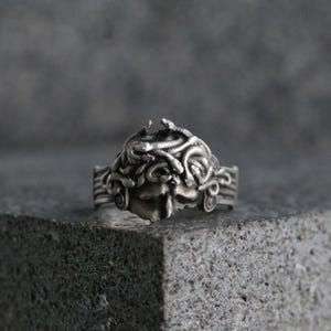 Medusa Silver Men Jewelry, Medusa Head Ring, Wounded Medusa Handmade Sterling Silver Biker Ring, Greek Mythology Ring, Medusa Gothic Ring