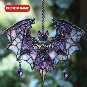 Atrapasueños acrílico plano 2D con diseño de murciélago floral morado: vitral gótico con alas de media luna, ideal como regalo de decoración de Halloween.