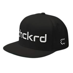 Racing Cap by chckrd - The Callie – Klassische High-Profile Snapback Cap mit flachem Schirm und grünem Schirm unten