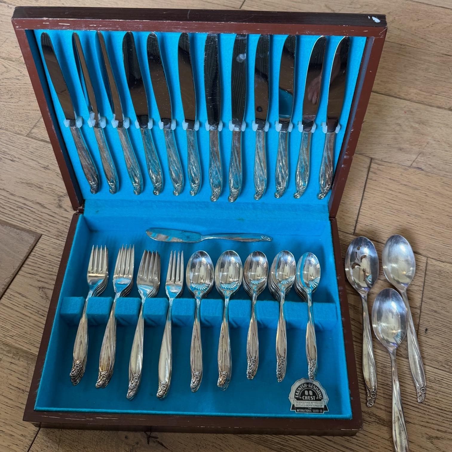 International Silver Flatware Set Silver Danbury Floral Scroll Good 73 Piece Set