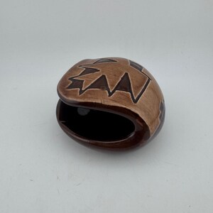 Sioux Pottery Brown Hooded Bean Pot Ashtray Etched Native American Art
