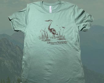 Camiseta de garza azul: diseño de vida silvestre dibujado a mano