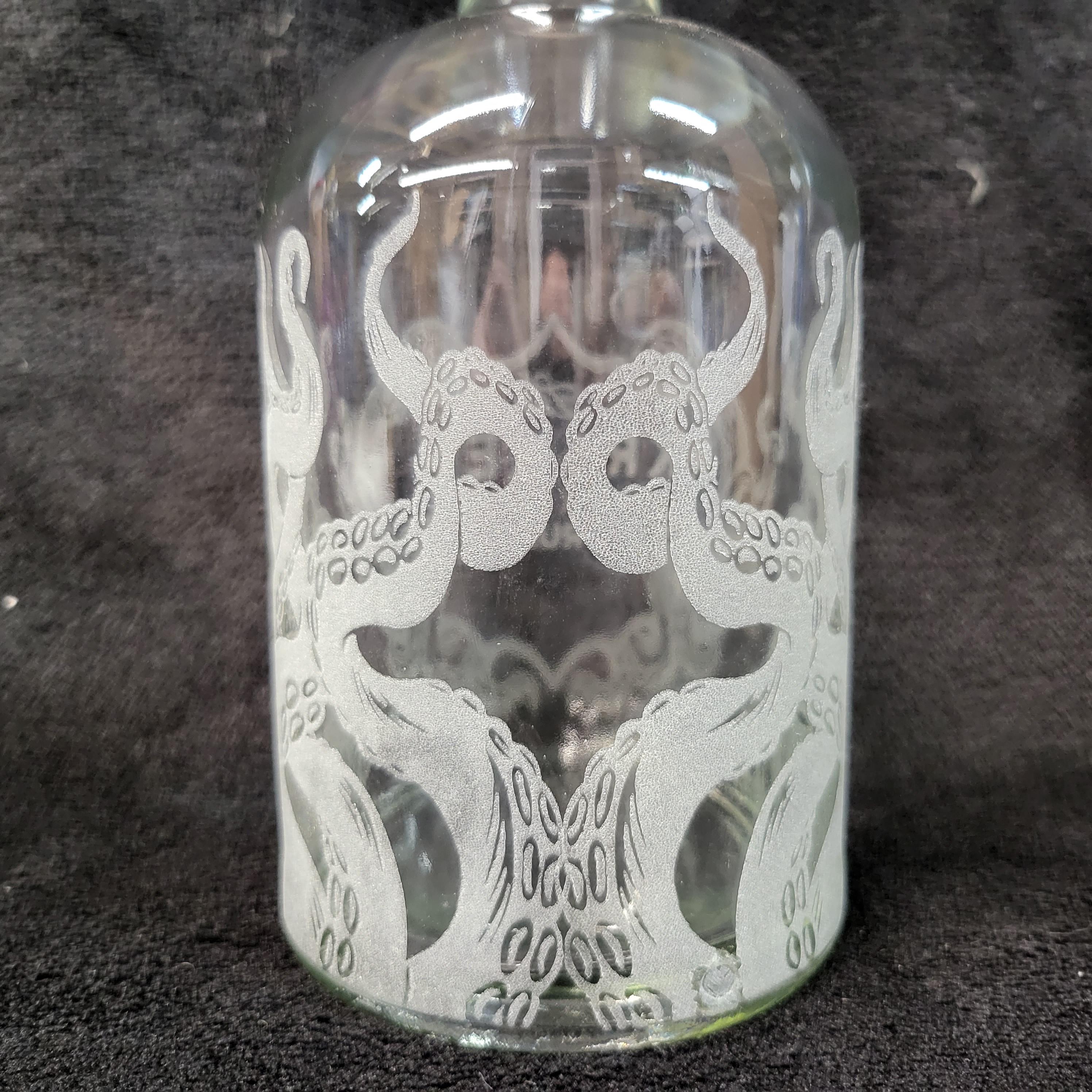 Kraken Tentacles decanter box set can be personalised - Thumbnail 5