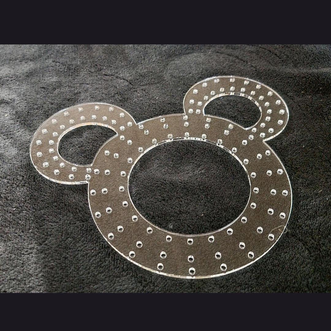 Character hollow Crafting Wreath Template - Thumbnail 2