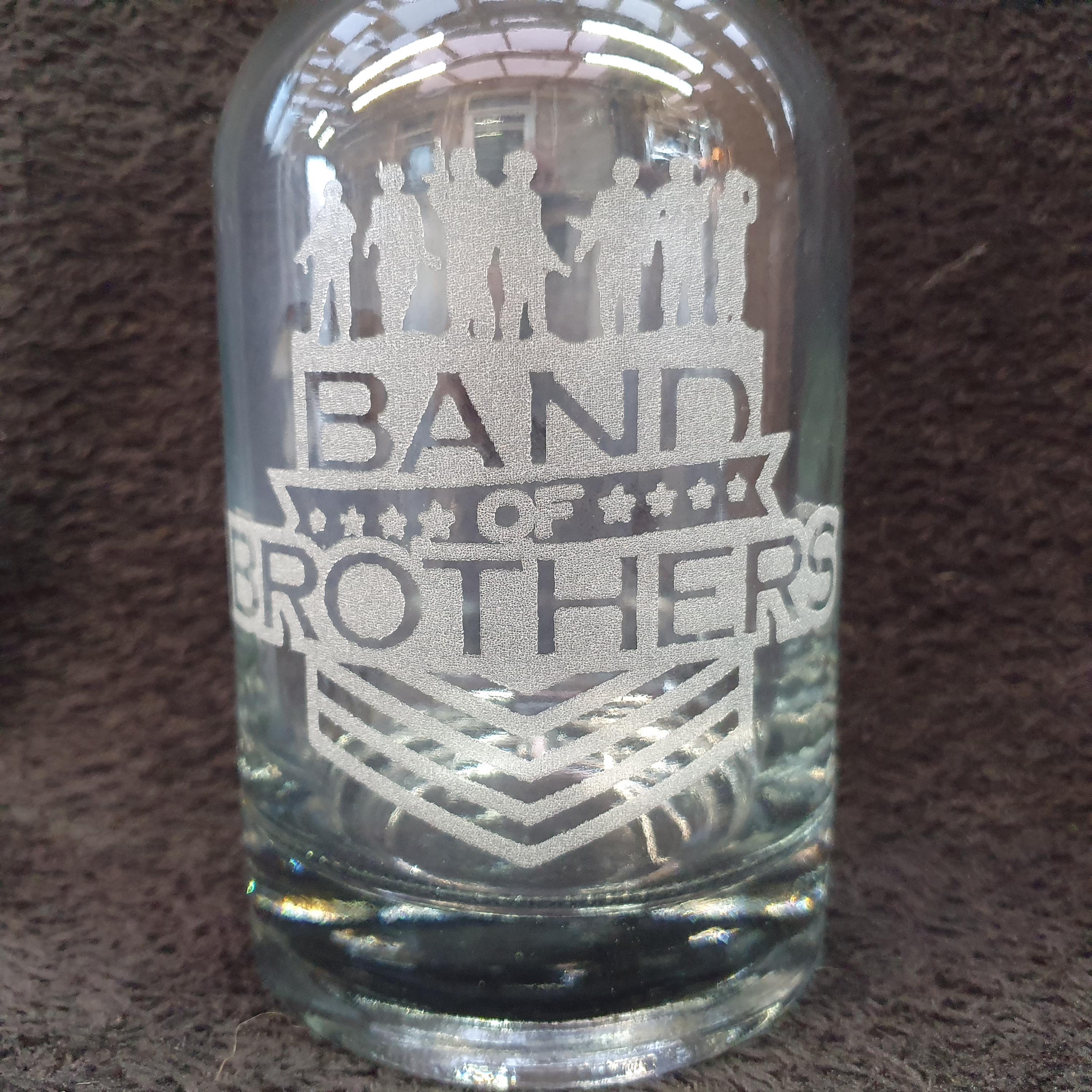 Band of Brothers decanter box set can be personalised - Thumbnail 3