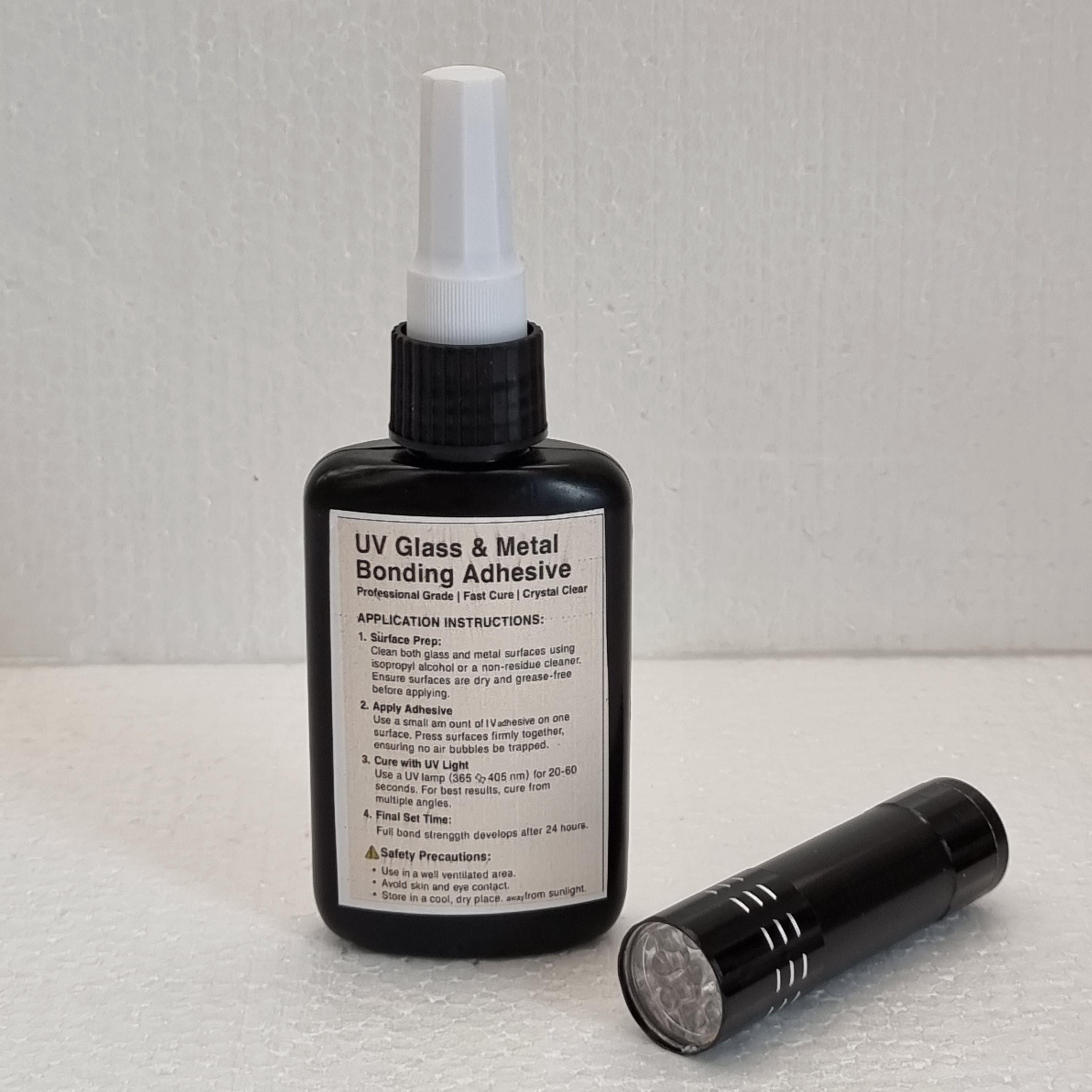 Glass to Glass/Metal High Strength Construction Adhesive 50g plus free UV torch - Thumbnail 2
