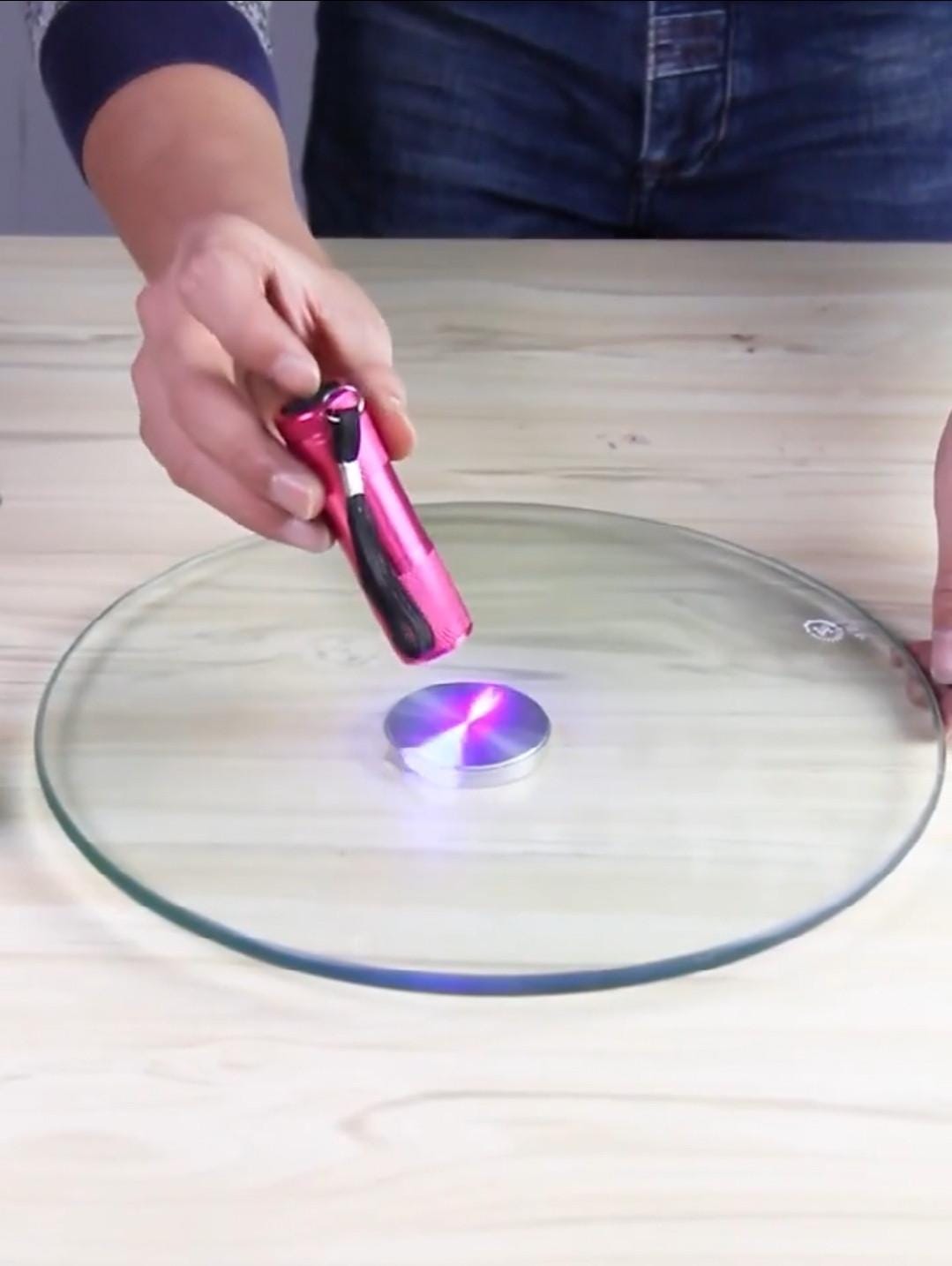Glass to Glass/Metal High Strength Construction Adhesive 50g plus free UV torch - Thumbnail 4