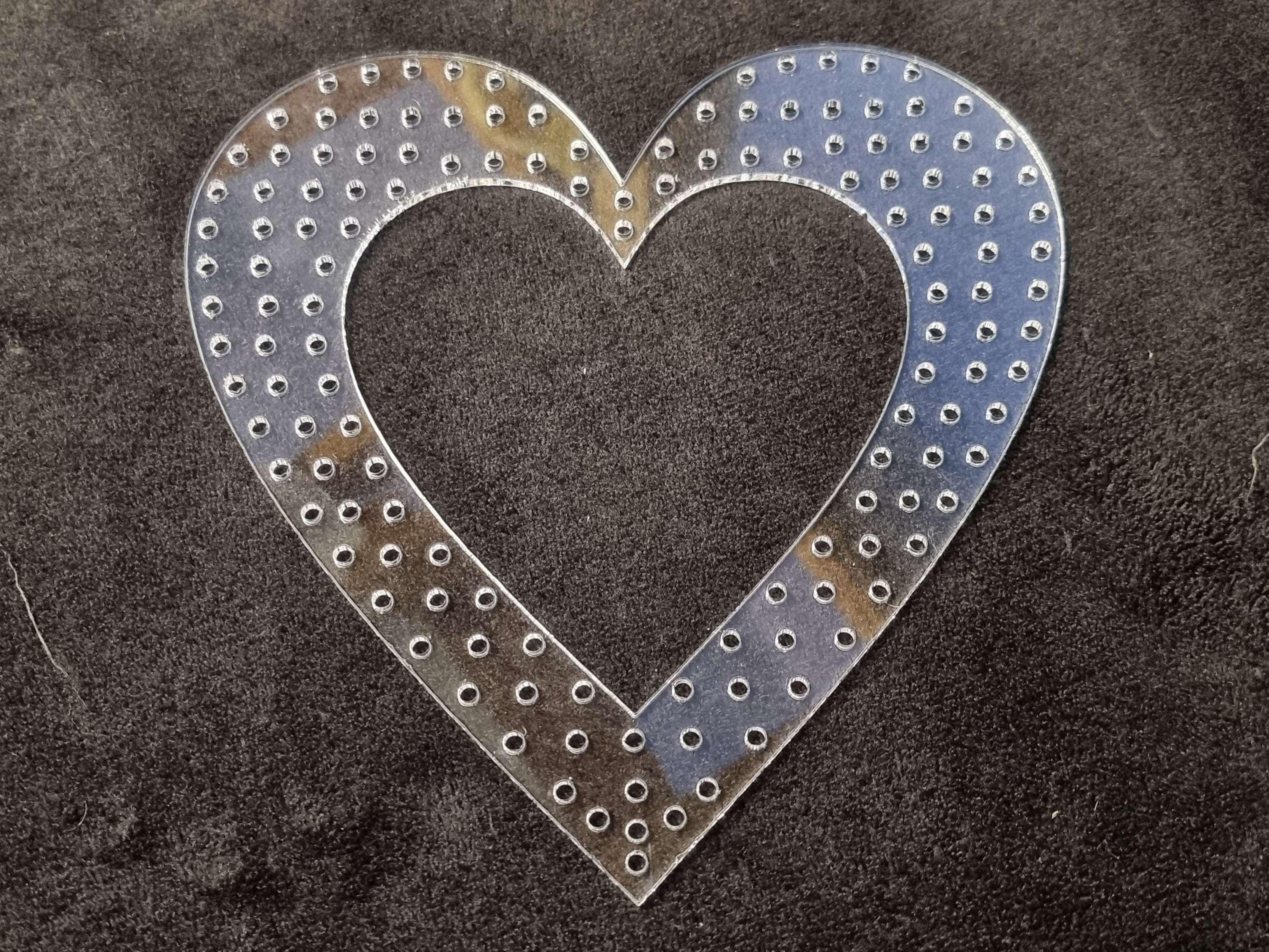 Crafting Wreath Template Heart Hollow - Image 1