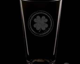 Irish Clover 16 Ounce Pint Glass