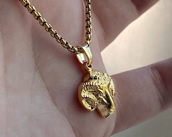 値段げ24金 仏像 チャーム 2g シンガポール製 Gold Ram Head Figural Pendant Necklace With or Without 2