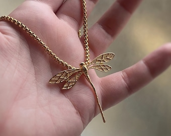Groß Libelle Anhänger Halskette in Gold Galvanisieren, Ketten Optionen Rolo Kette, Venezianische Kette, Benutzerdefinierte Länge, Libelle Schmuck