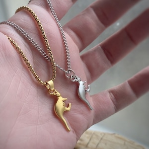 Känguru Anhänger in Gold oder rhodiniert, mit individueller Kettenlänge Optionen oder nur Anhänger, mit Geschenk Tasche. Australien Geschenk