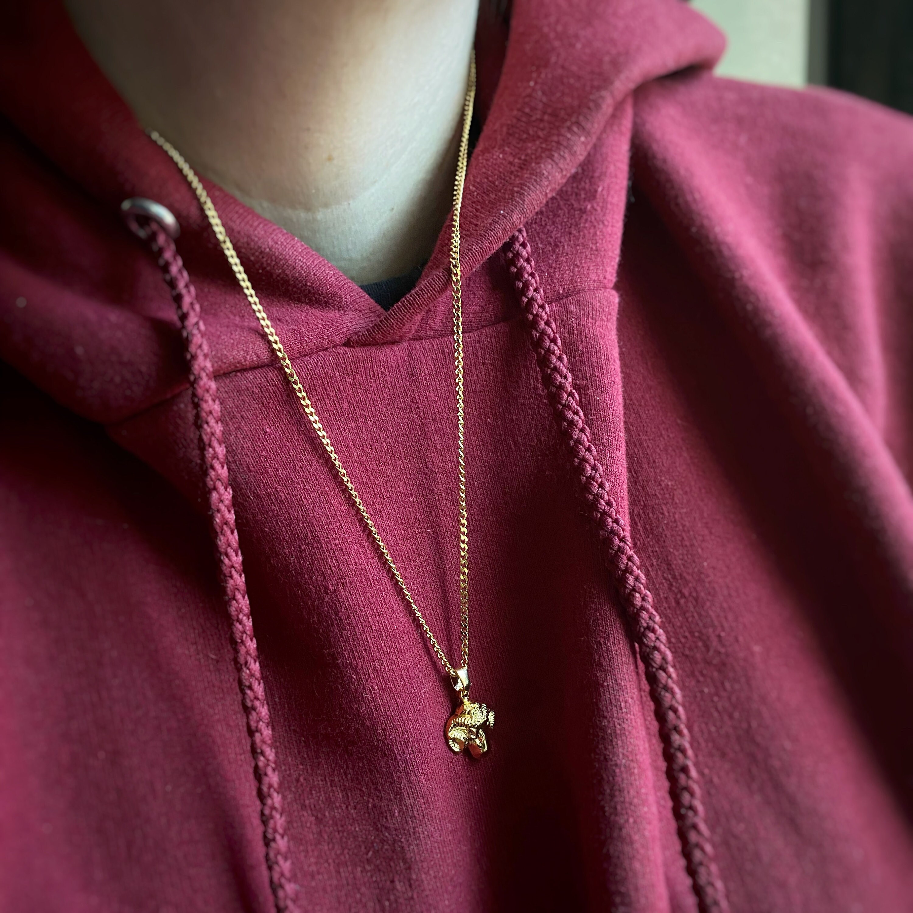 値段げ24金 仏像 チャーム 2g シンガポール製 Gold Ram Head Figural Pendant Necklace With or Without 2