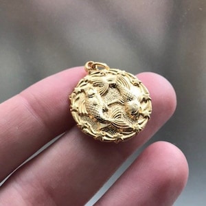 Large Pisces Zodiac Medallion Pendant in Gold with or without chain - vintage dead stock