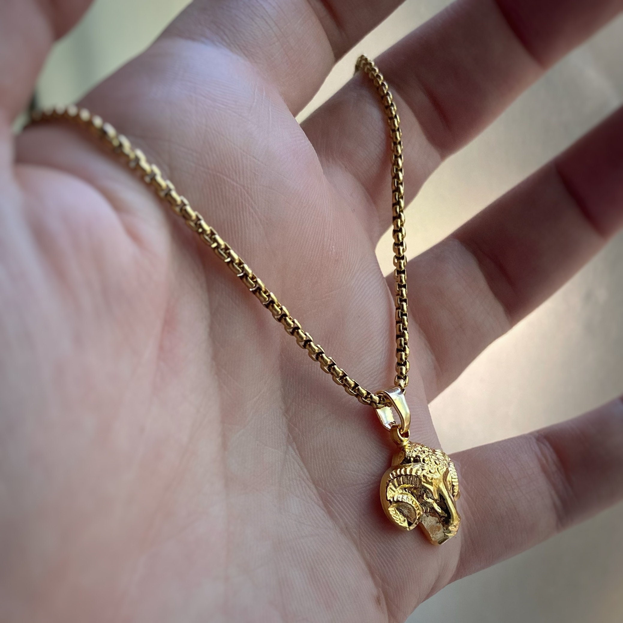 値段げ24金 仏像 チャーム 2g シンガポール製 Gold Ram Head Figural Pendant Necklace With or Without 2
