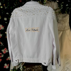 Bride pearl jacket for bride and bridal party, custom wedding jacket, bachelorette party denim jackets, personalized wedding gifts